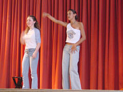 Tänzerinnen Klasse 8b