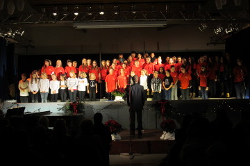 Chorklassen 7c/8c mit Gästen aus der Linden-Grundschule